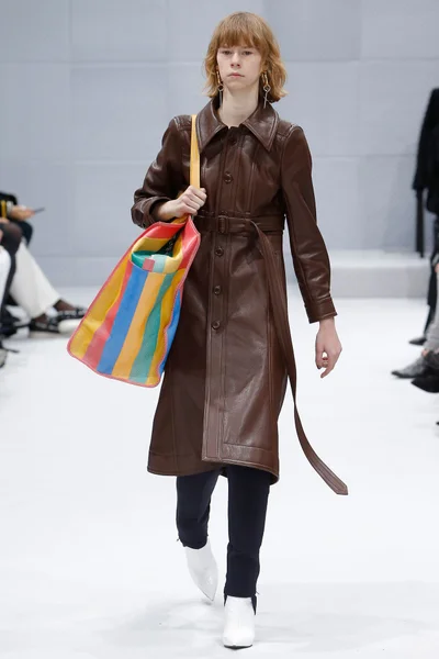 Look 43